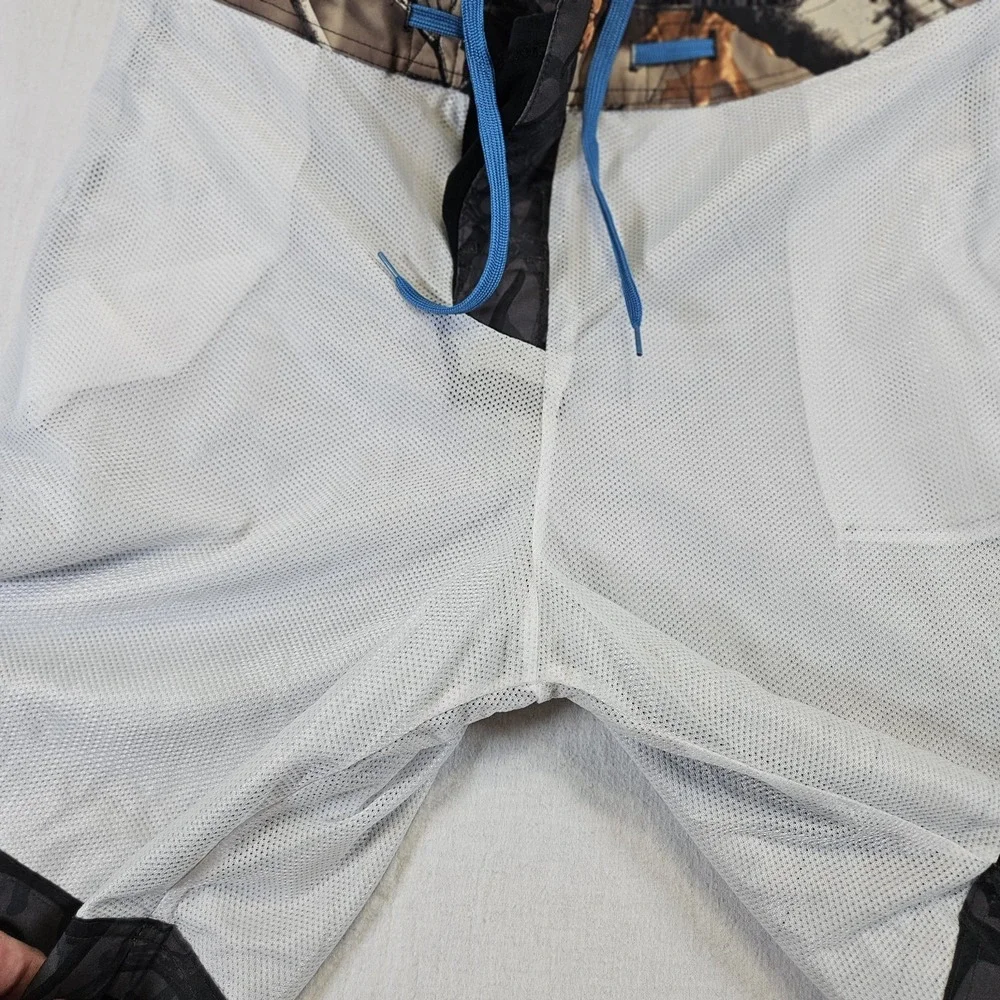 Legendary Whitetails Shorts Mens Boardshorts Swim Trunks Large Camo Swimwear‎